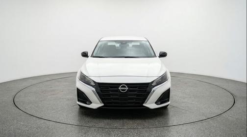 Glacier White 2025 Nissan Altima SV FWD