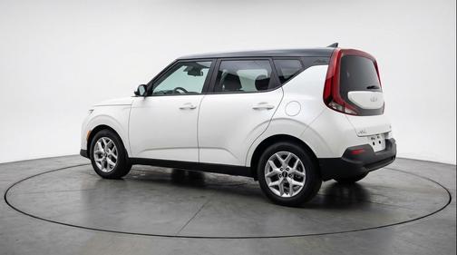 Snow White Pearl 2025 Kia Soul LX