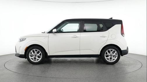 Snow White Pearl 2025 Kia Soul LX