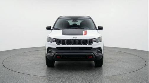 Bright White Clearcoat 2025 Jeep Compass Trailhawk