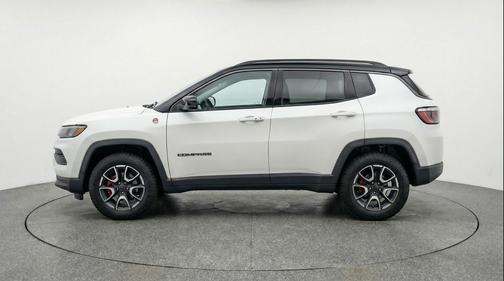 Bright White Clearcoat 2025 Jeep Compass Trailhawk