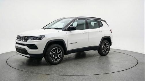 Bright White Clearcoat 2025 Jeep Compass Trailhawk