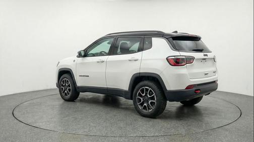 Bright White Clearcoat 2025 Jeep Compass Trailhawk