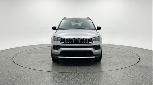 Silver Zynith Metallic Clearcoat 2025 Jeep Compass Limited
