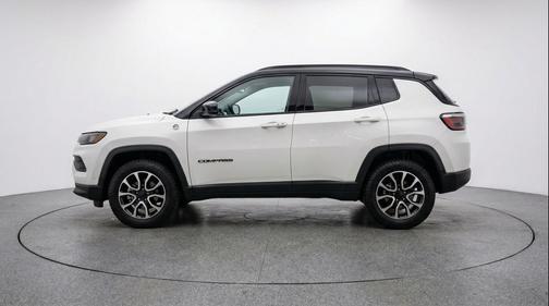 Bright White Clearcoat 2025 Jeep Compass Trailhawk
