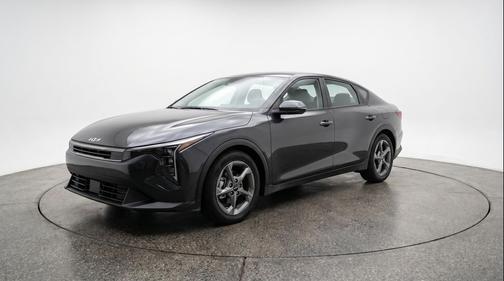 Interstellar Gray 2025 Kia K4 LXS