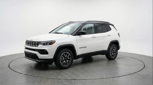 Bright White Clearcoat 2025 Jeep Compass Trailhawk