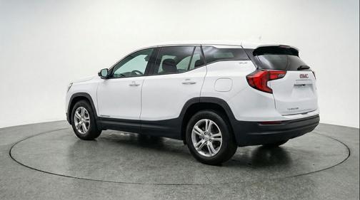 Summit White 2024 GMC Terrain SLT