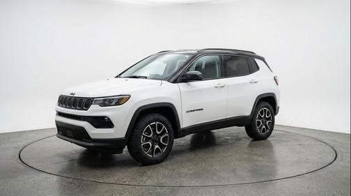 Bright White Clearcoat 2025 Jeep Compass Trailhawk