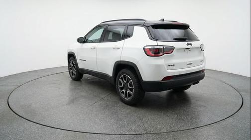 Bright White Clearcoat 2025 Jeep Compass Trailhawk