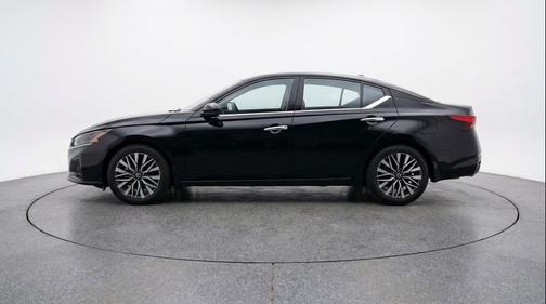 Super Black 2025 Nissan Altima SV FWD