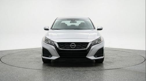 Gun Metallic 2025 Nissan Altima SV FWD