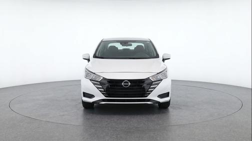 Aspen White Tricoat 2025 Nissan Versa 1.6 SV