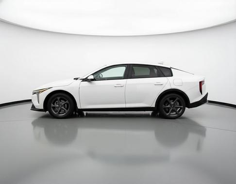 Snow White Pearl 2025 Kia K4 LXS