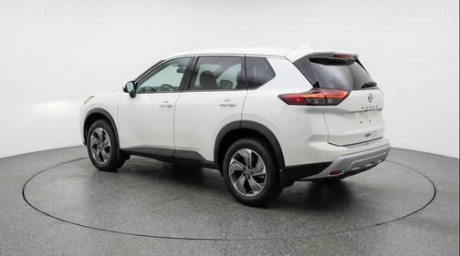 Everest White Pearl Tricoat 2025 Nissan Rogue SV