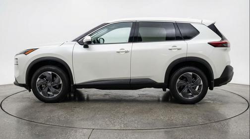 Everest White Pearl Tricoat 2025 Nissan Rogue SV