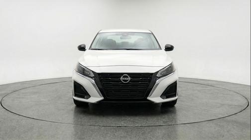 Glacier White 2025 Nissan Altima SV FWD
