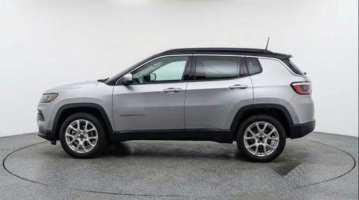 Silver Zynith Metallic Clearcoat 2025 Jeep Compass Limited