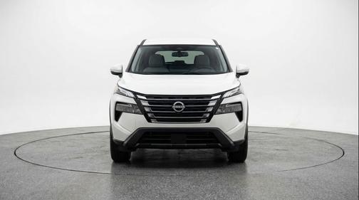 Everest White Pearl Tricoat 2025 Nissan Rogue SV