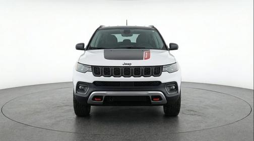Bright White Clearcoat 2025 Jeep Compass Trailhawk