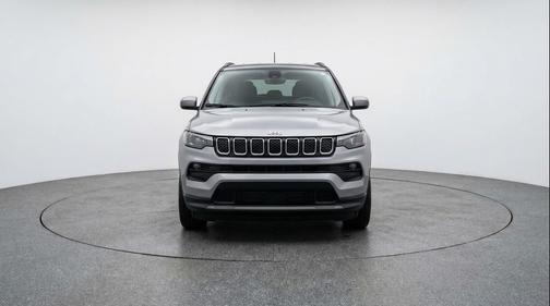 Silver Zynith Metallic Clearcoat 2025 Jeep Compass Limited