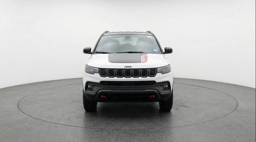 Bright White Clearcoat 2025 Jeep Compass Trailhawk