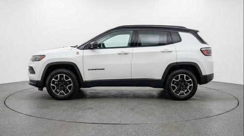 Bright White Clearcoat 2025 Jeep Compass Trailhawk