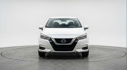Aspen White Tricoat 2025 Nissan Versa 1.6 SV