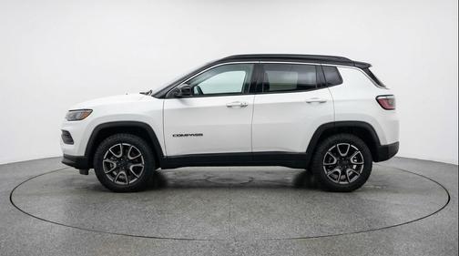 Bright White Clearcoat 2025 Jeep Compass Trailhawk