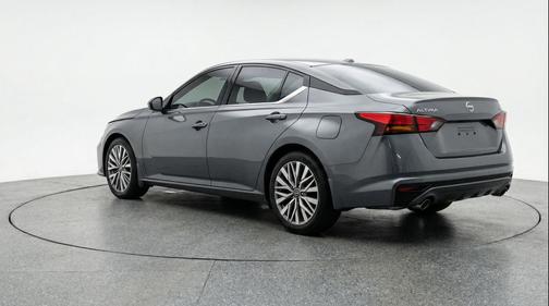 Gun Metallic 2025 Nissan Altima SV FWD