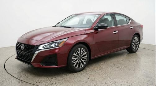 Garnet Pearl Metallic 2025 Nissan Altima SV FWD