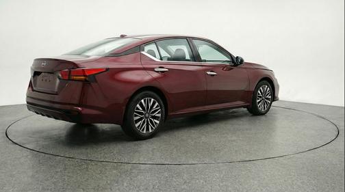 Garnet Pearl Metallic 2025 Nissan Altima SV FWD