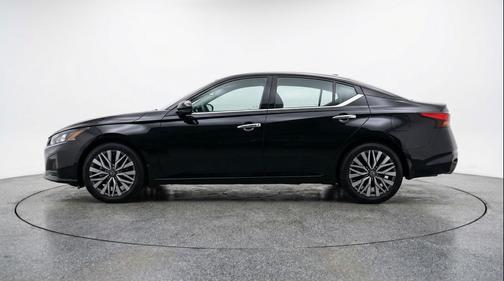 Super Black 2025 Nissan Altima SV FWD