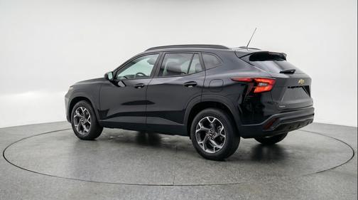 Mosaic Black Metallic 2025 Chevrolet Trax LT