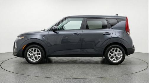Gravity Gray 2025 Kia Soul LX