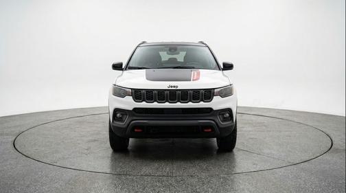 Bright White Clearcoat 2025 Jeep Compass Trailhawk