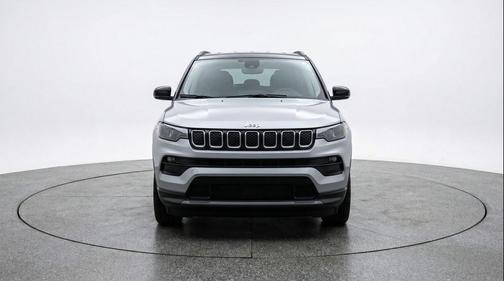 Silver Zynith Metallic Clearcoat 2025 Jeep Compass Limited
