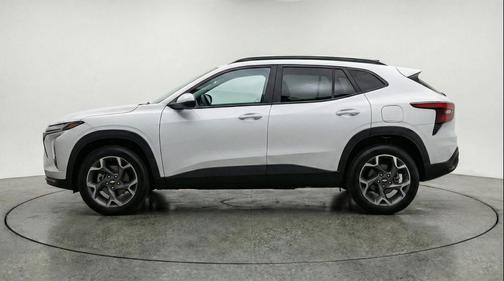 Summit White 2025 Chevrolet Trax LT