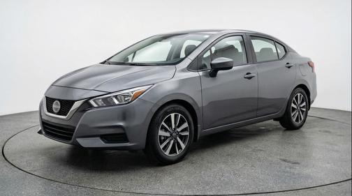 Gun Metallic 2025 Nissan Versa 1.6 SV