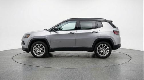 Silver Zynith Metallic Clearcoat 2025 Jeep Compass Limited