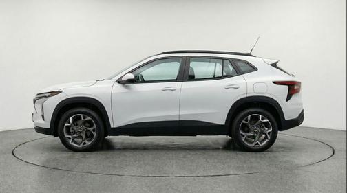 Summit White 2025 Chevrolet Trax LT
