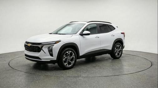 Summit White 2025 Chevrolet Trax LT