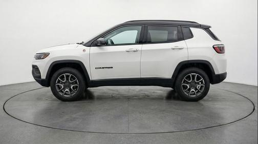 Bright White Clearcoat 2025 Jeep Compass Trailhawk