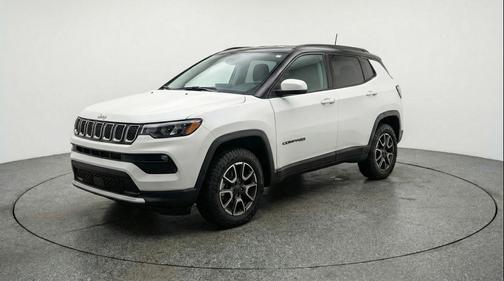 Bright White Clearcoat 2025 Jeep Compass Trailhawk