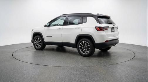 Bright White Clearcoat 2025 Jeep Compass Trailhawk