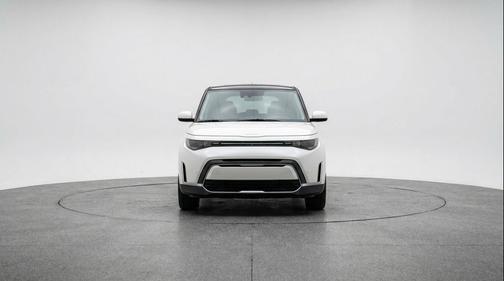 Snow White Pearl 2025 Kia Soul LX