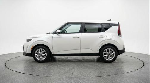 Snow White Pearl 2025 Kia Soul LX