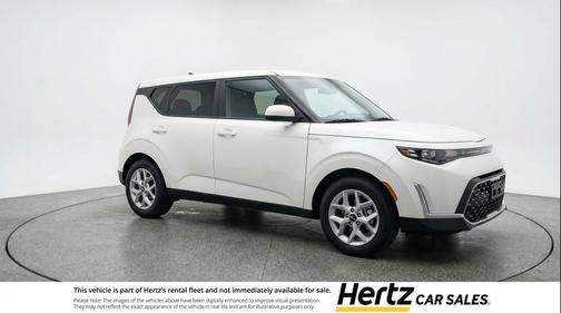 Snow White Pearl 2025 Kia Soul LX