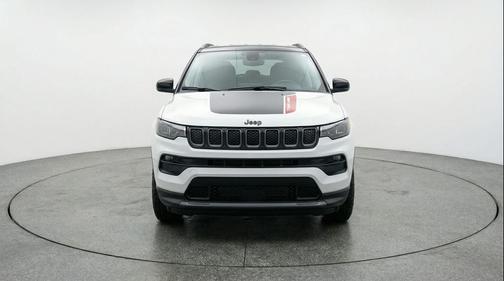 Bright White Clearcoat 2025 Jeep Compass Trailhawk