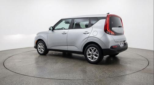 Gravity Gray 2025 Kia Soul LX